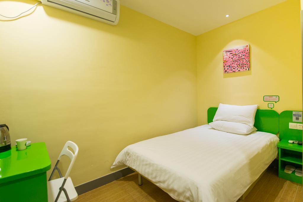 Khách sạn Hi North Out Bund 2*